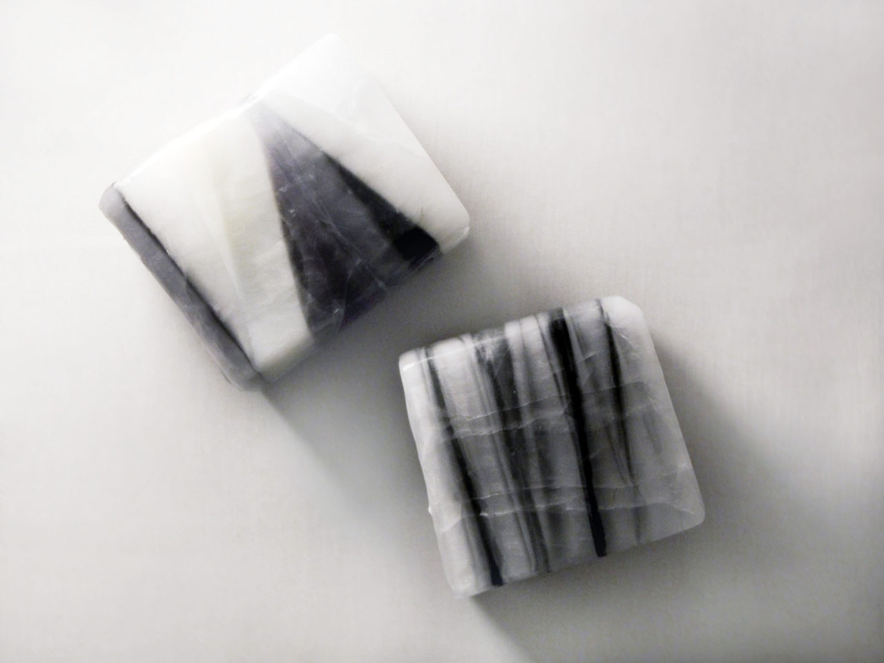 exquisite-food-design-edible-marble-icecubes