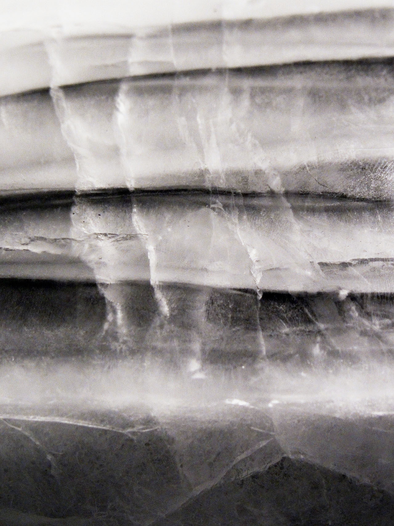 exquisite-food-design-edible-marble-icecubes